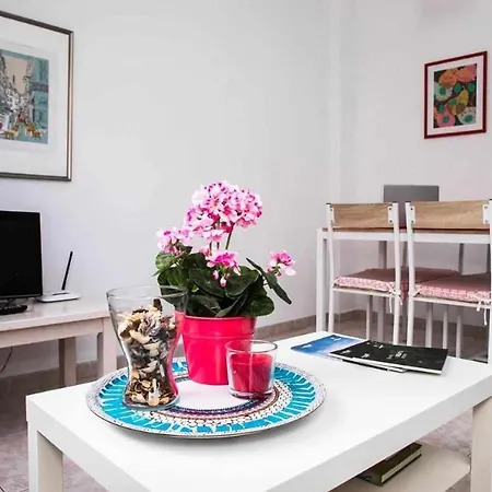 Confortable Vivienda En A 5 Min Tranvia Lägenhet *