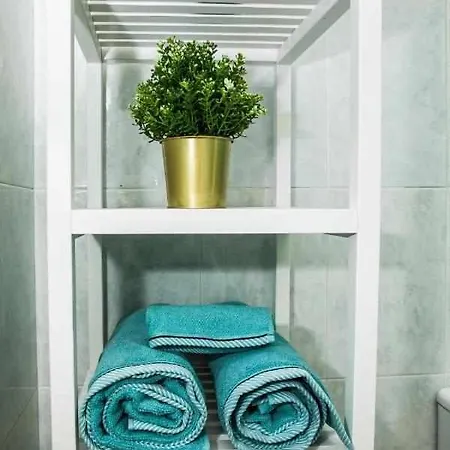 Confortable Vivienda En A 5 Min Tranvía Apartamento *