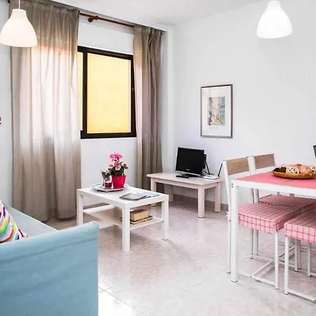 Confortable Vivienda En A 5 Min Tranvia Apartment
